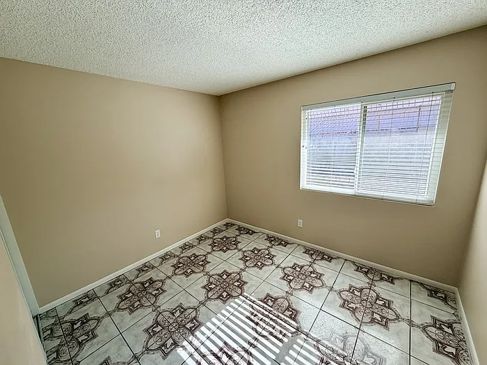 2036 Orchard Dr — Photo 12