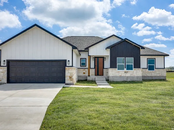 12910 Pueblo Nuevo Dr, Atascosa, TX 78002