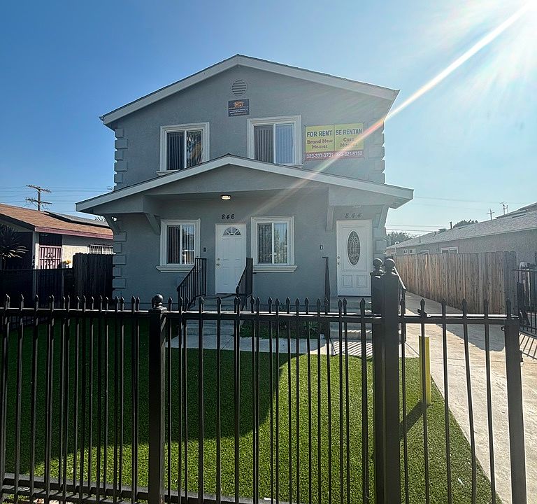 1st image of 846 E 109th Pl