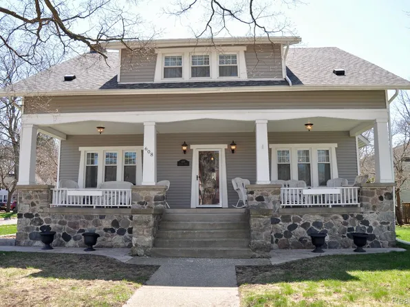608 E Maple St, Holly, MI 48442