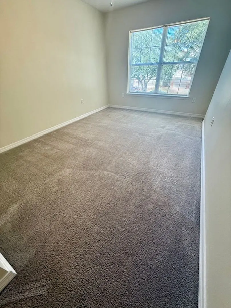 Crestview Townhouse — Photo 3