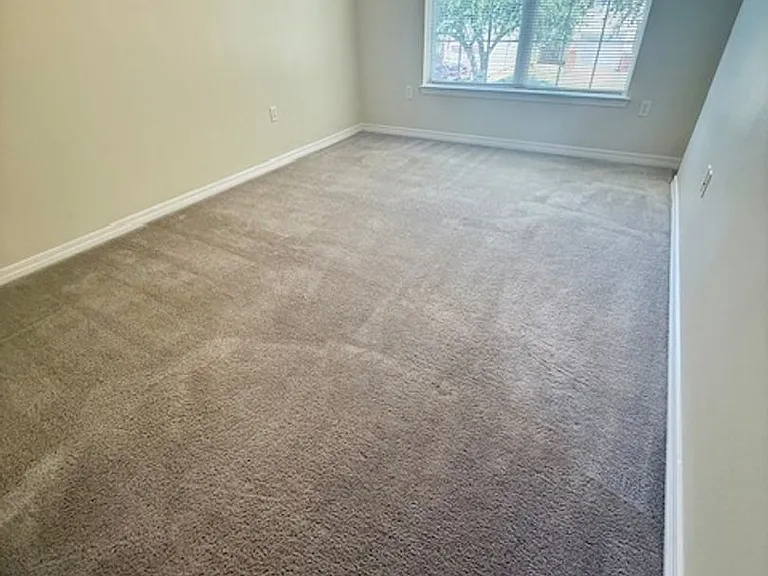223 Johnson Ct — Photo 3
