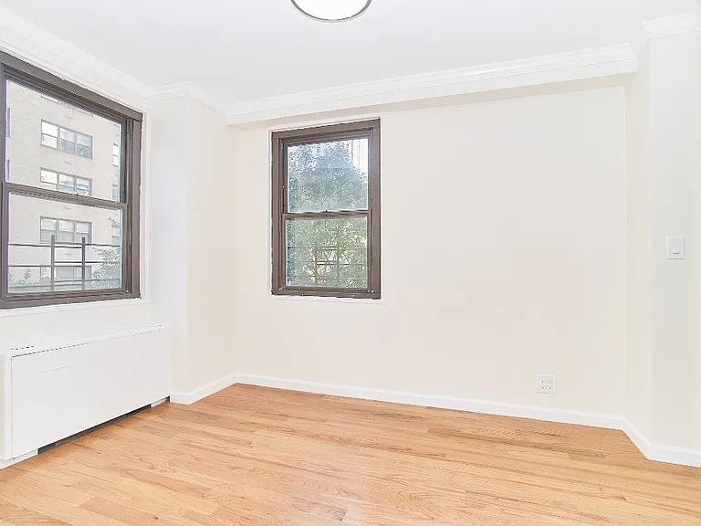 401 E 89th St #4N — Photo 5