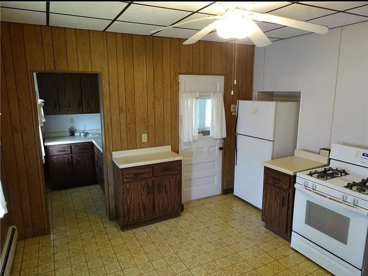 3 bed, 1.5 bath, 1796 sqft, $1,295 — Photo 4