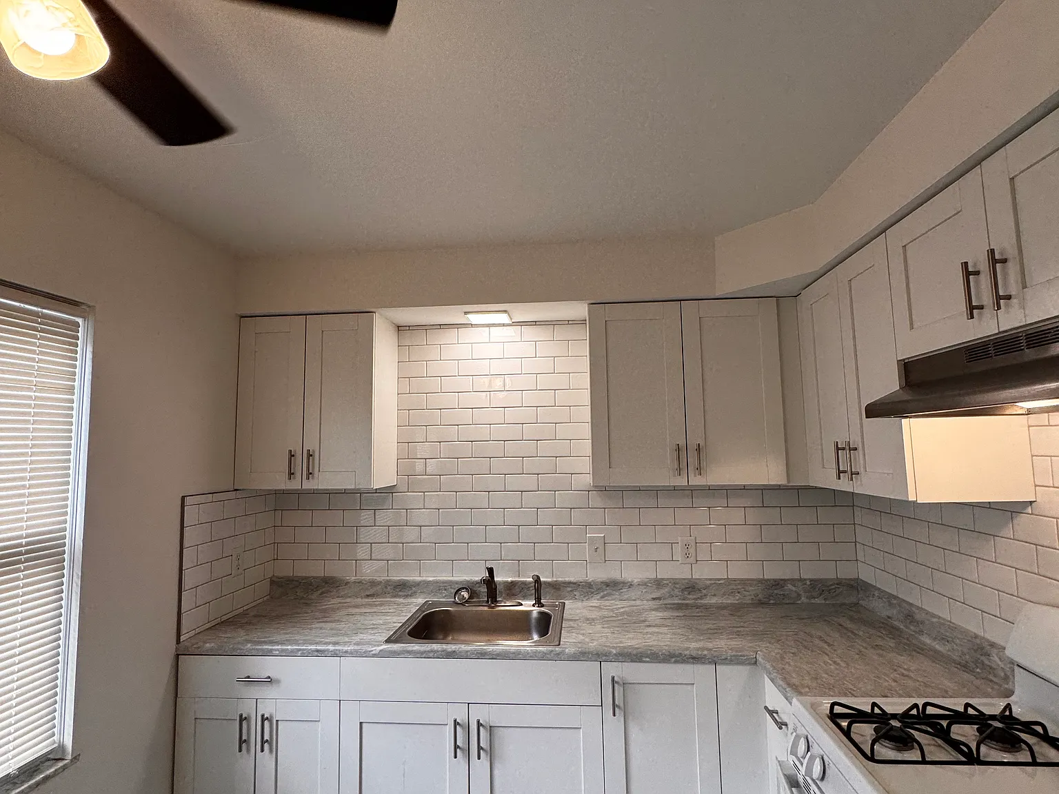 2 bed, 850 sqft, $975 — Photo 1