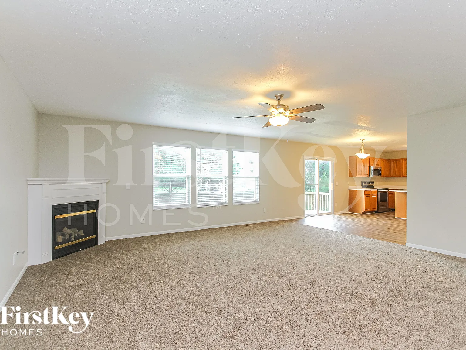 4 bed, 2.5 bath, 4248 sqft, $2,700 — Photo 4
