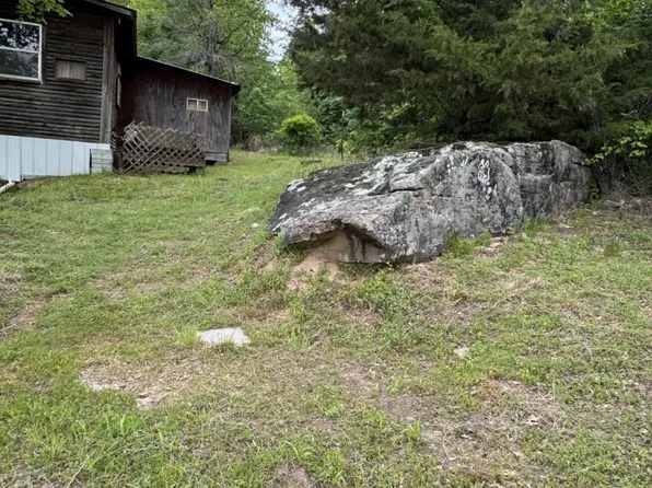 127 Big Chief Rd, Eufaula, OK 74432