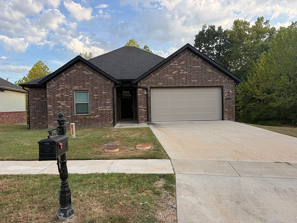 1983 E Peppervine Dr