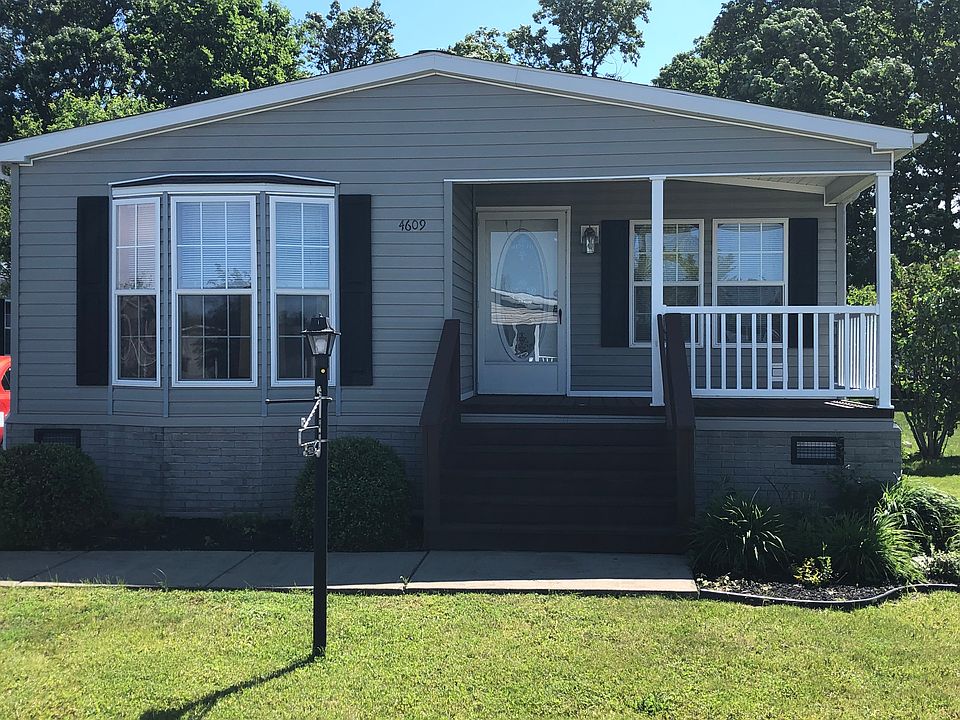 1st image of 4609 Hampstead Dr