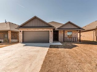 8006 SW Powell Ct, Lawton, OK 73505