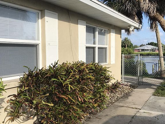 5th image of 3 Manor Ct APT B