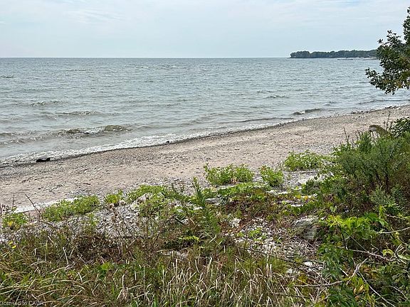 5th image of 2431 Lakeshore Rd