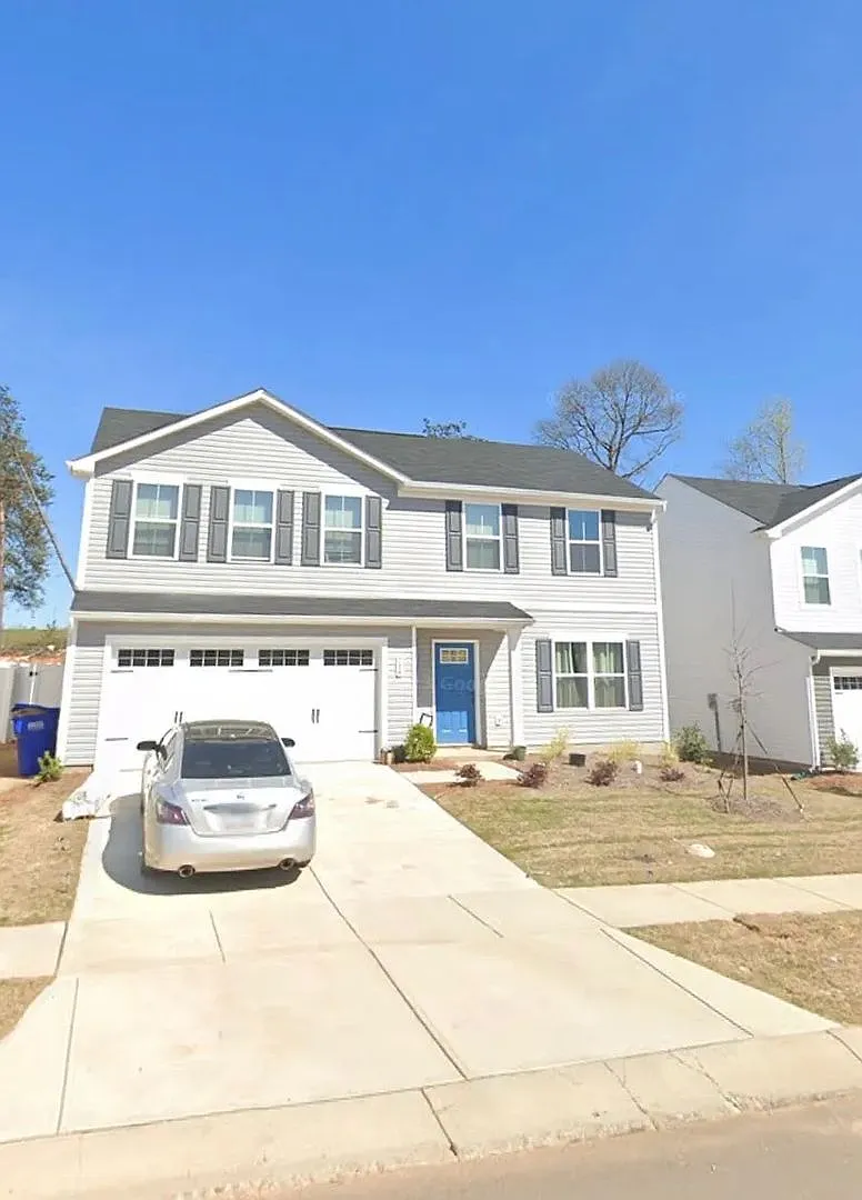 Room in 4 Bedroom Home at Browband St — Photo 1
