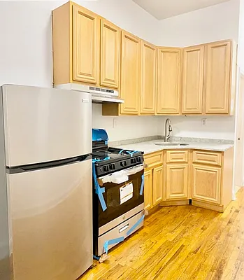 Rented by EastMount Realty LLC | media 14