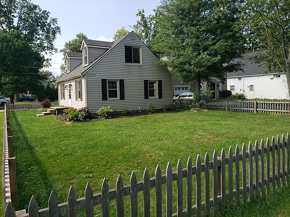2nd image of 32703 Lake Rd