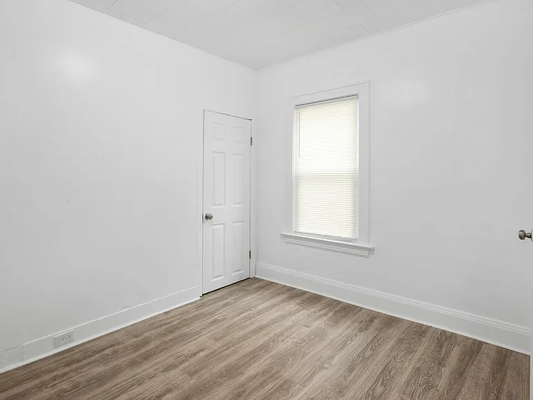 13500 3rd Ave #A — Photo 7