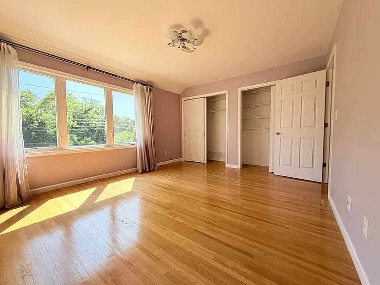 455 Bedford Ave — Photo 11