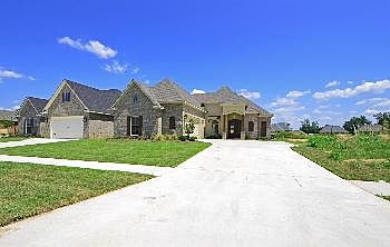 2nd image of 422 Remington Dr