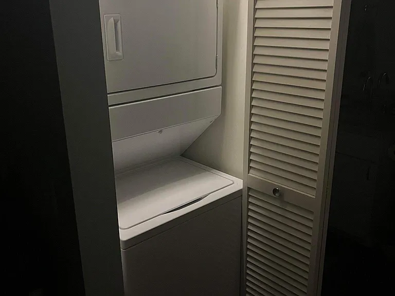 50 E 16th St #1007 — Photo 27