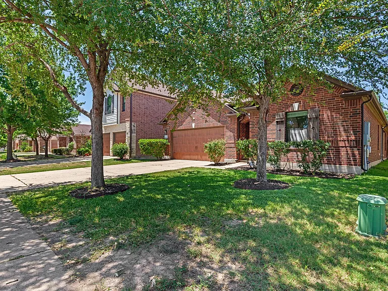 14224 Lake Victor Dr — Photo 5