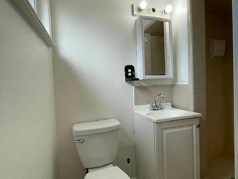 404 Lime Ave — Photo 12