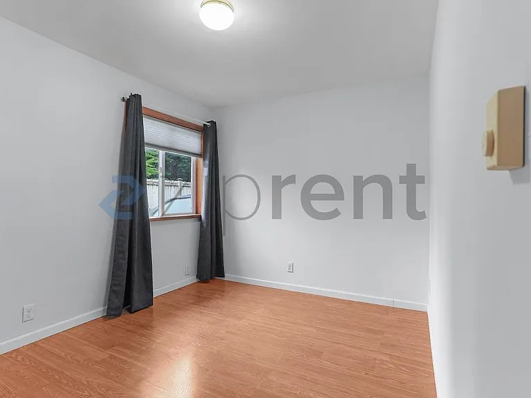 1202 NE 162nd St — Photo 10