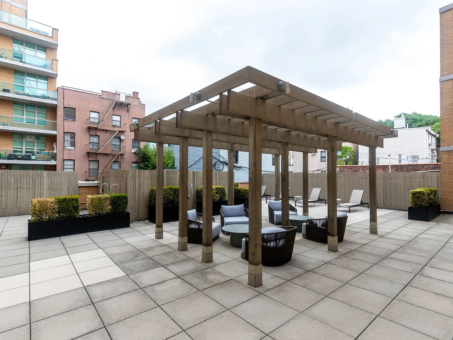 111 Kent Ave — Photo 4