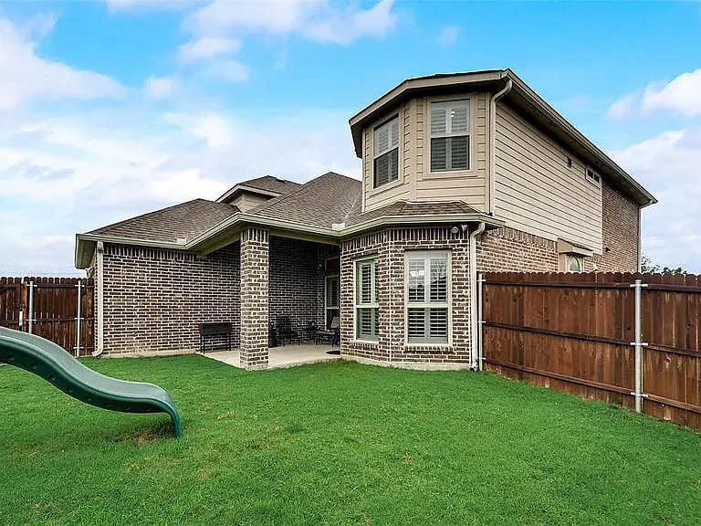 411 Sunnyside Ln — Photo 32