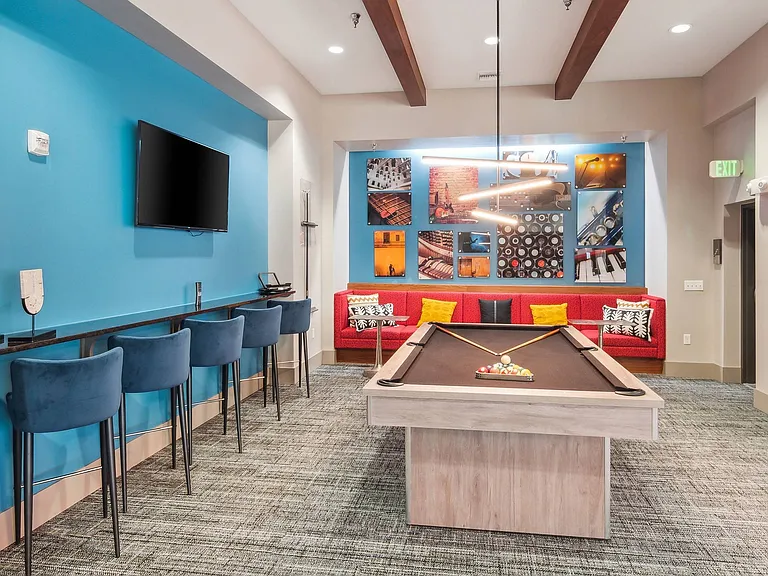 DenargoMarket_amenity_clubroom (3)