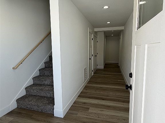 3rd image of 500 Edgar St #B