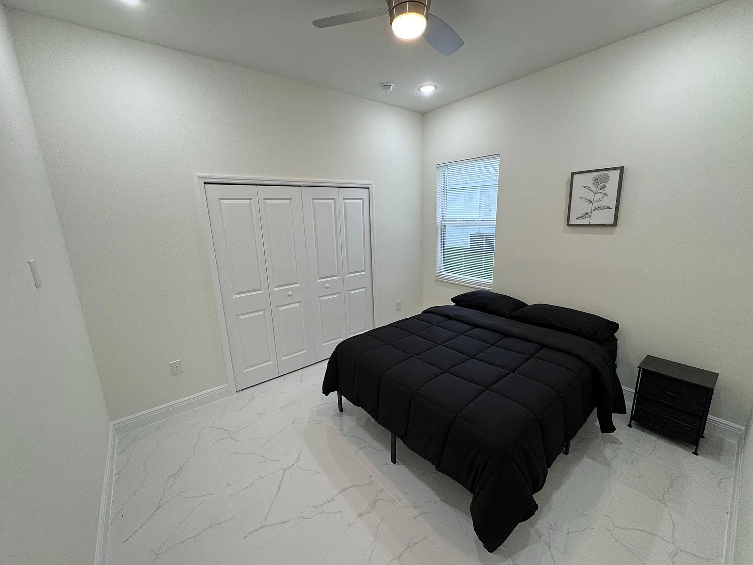 4 bed, 3.0 bath, 2100 sqft, $685 — Photo 3