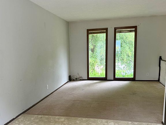 5th image of 13555 Polk St