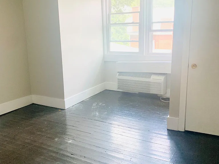 1646 Beechwood Ave #7 — Photo 5