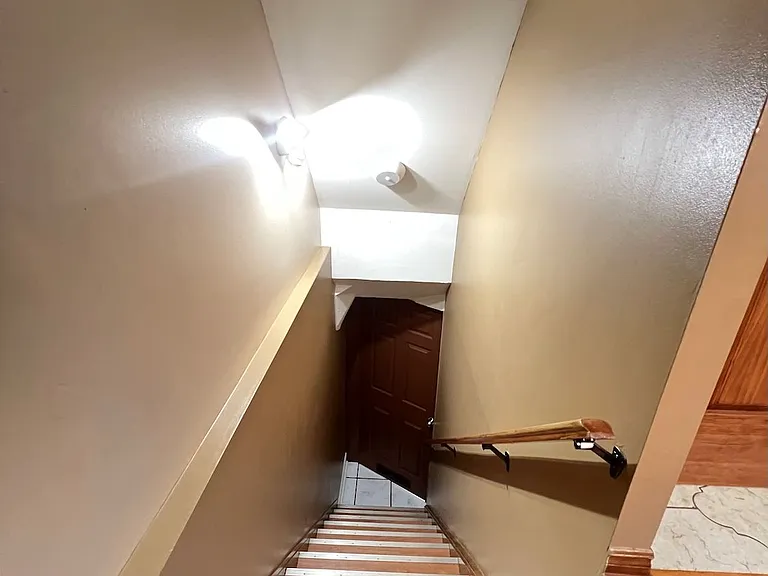 94 Bremen Ln #BASEMENT — Photo 9
