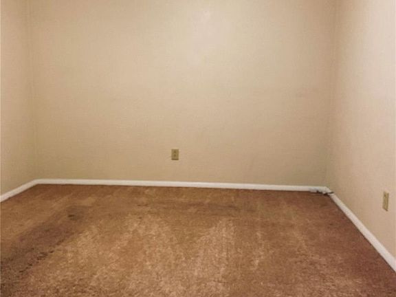 4th image of 140 Ashley Dr