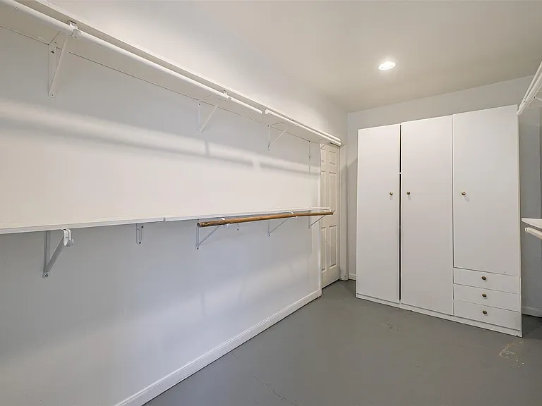 2601 Briarhurst Dr — Photo 17