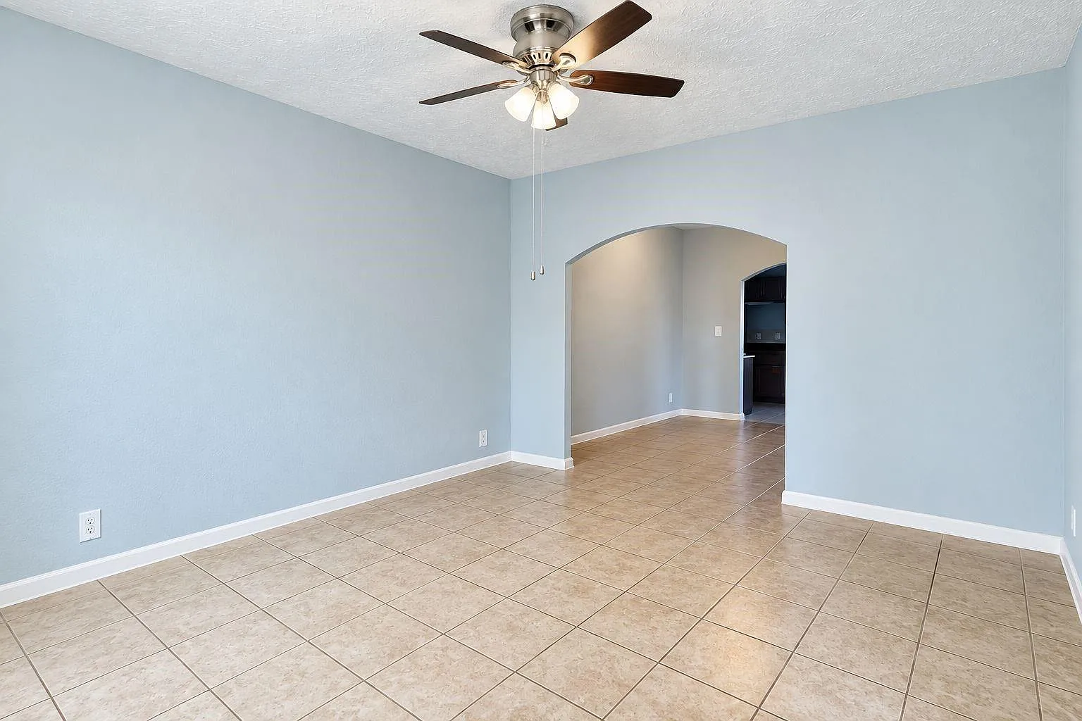 2 bed, 2.0 bath, 800 sqft, $1,800 — Photo 2