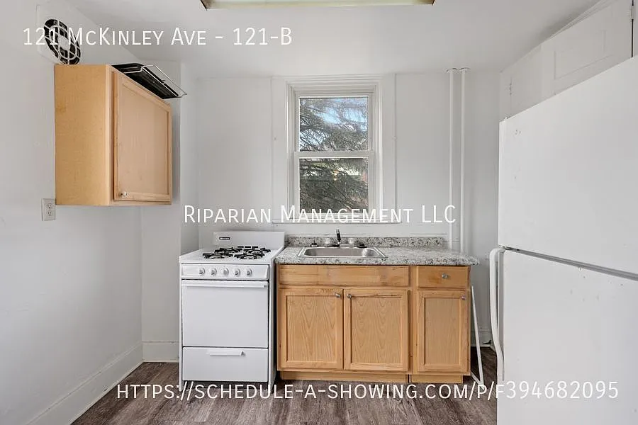 Building Photo - 121 McKinley Ave #B