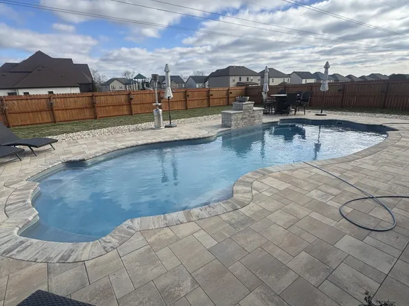 1361 Winterset Dr, Clarksville, TN 37040