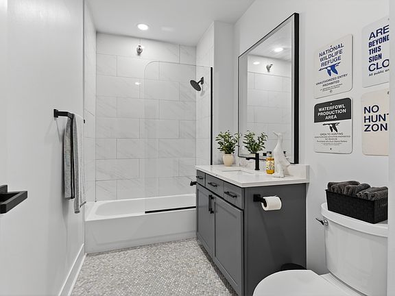 5th image of 720 N Larrabee St APT 1605
