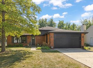 1416 Sunnybrook Dr #1416, Naperville, IL 60540