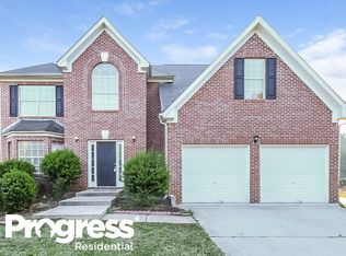 9229 Carnes Crossing Cir, Jonesboro, GA