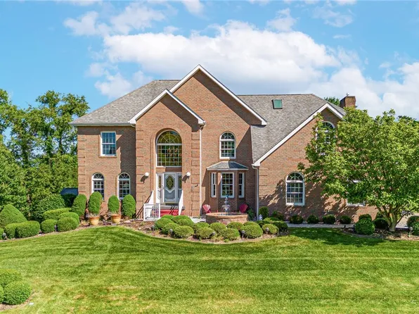 154 Deer Creek Dr, Mount Pleasant, PA 15666