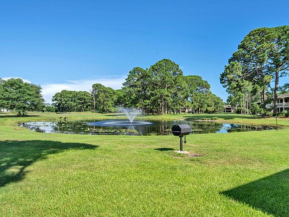 2nd image of 558 Driftwood Bay #99B