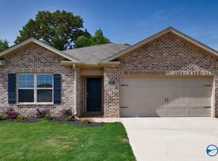 422 Jackson Point Cir, Huntsville, AL 35811