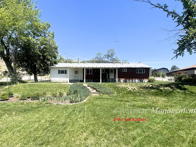 1498 E Pioneer Rd — Photo 29
