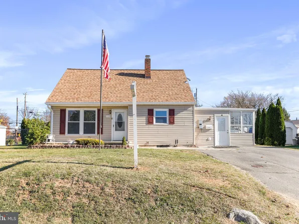 11104 Mountain View Cir, Hagerstown, MD 21740