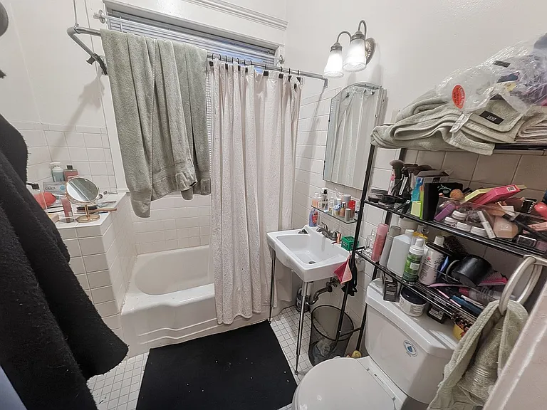 3813 N Wilton Ave #1A — Photo 13
