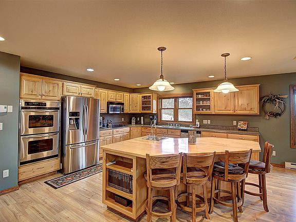 5th image of 35136 Bennington Ln