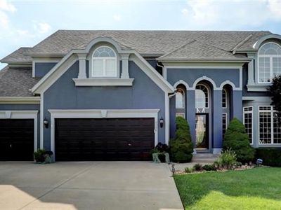 5708 NE Holiday Dr, Lees Summit, MO, 64064